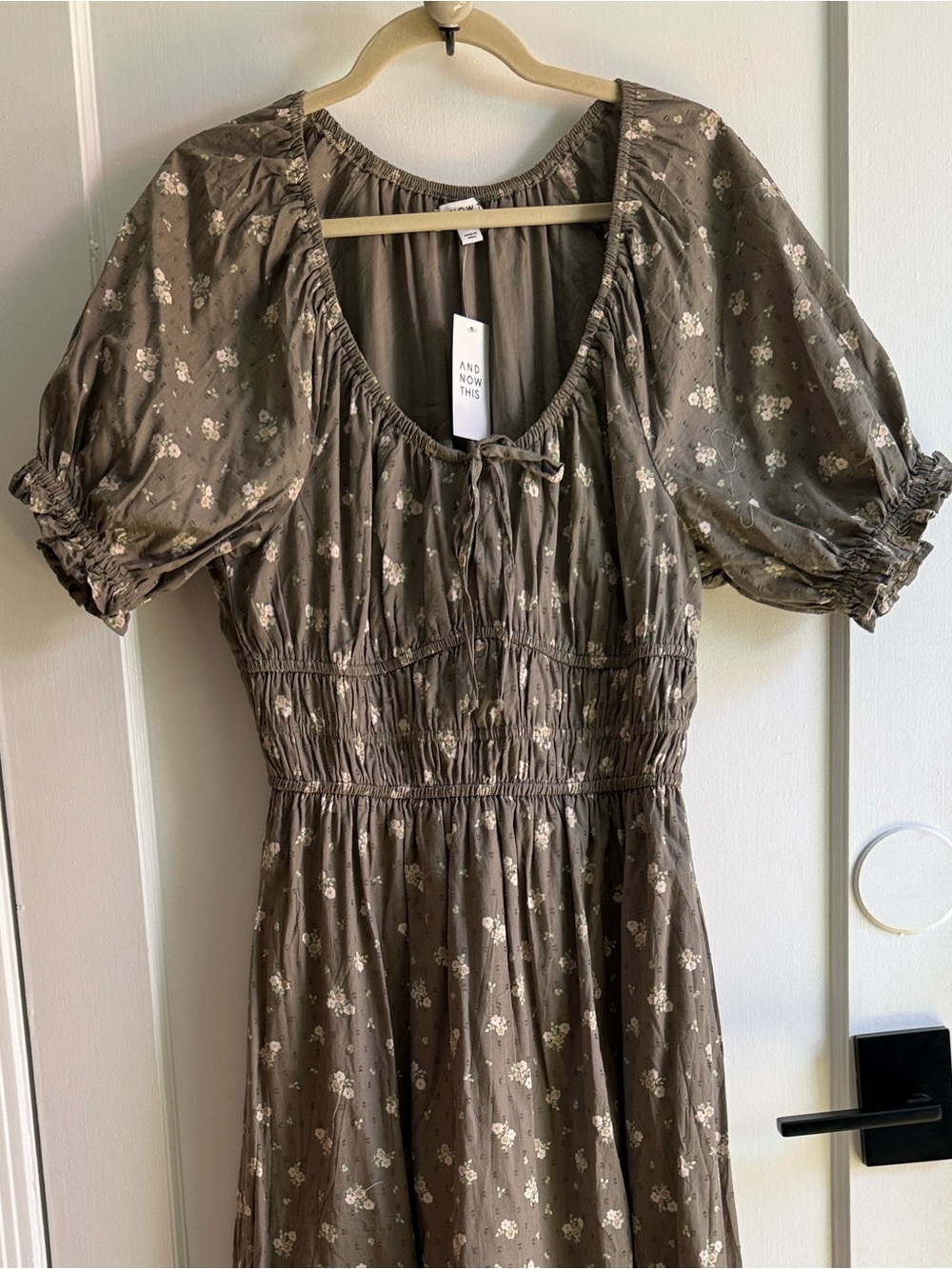 Women’s Olive Floral Midi Dress with Puff Sleeves - Picture 2 of 11